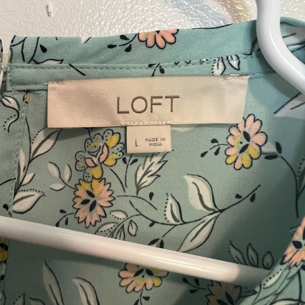 COPY - Loft aqua cloud floral balloon sleeves back key hole . Size Large - Picture 13 of 15